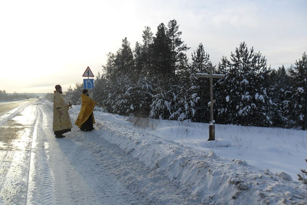 Под Новой Лялей освятили аварийный участок трассы Екатеринбург—Серов - Фото 2
