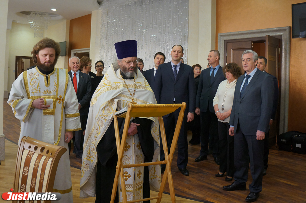 Светильник из смеющихся мыльных пузырей, мохнатый кот, ириски и шампанское — в Екатеринбурге вновь открылась детская филармония - Фото 4