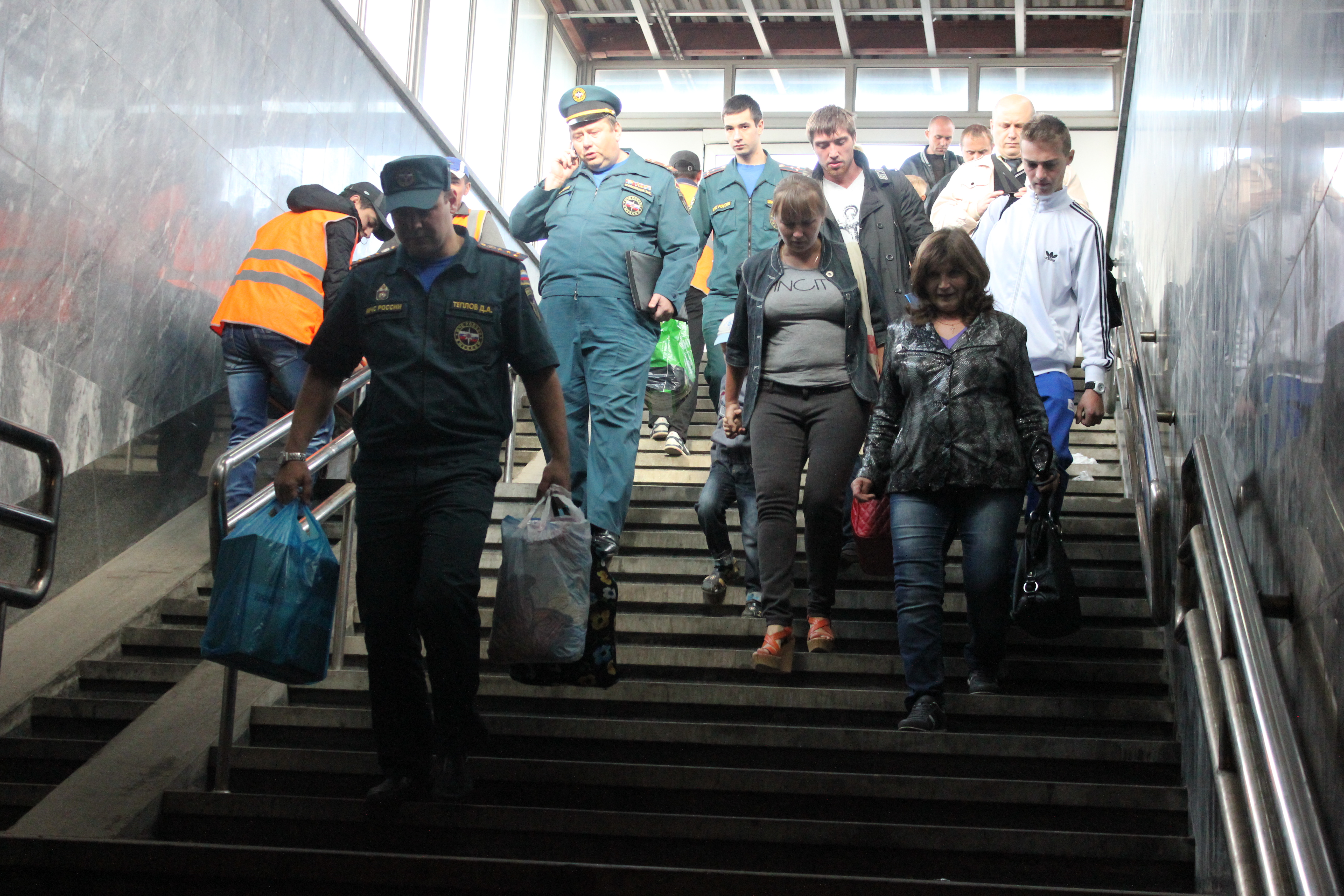 Спецборт МЧС доставил на Средний Урал беженцев с Украины, среди которых 11-месячный ребенок - Фото 4