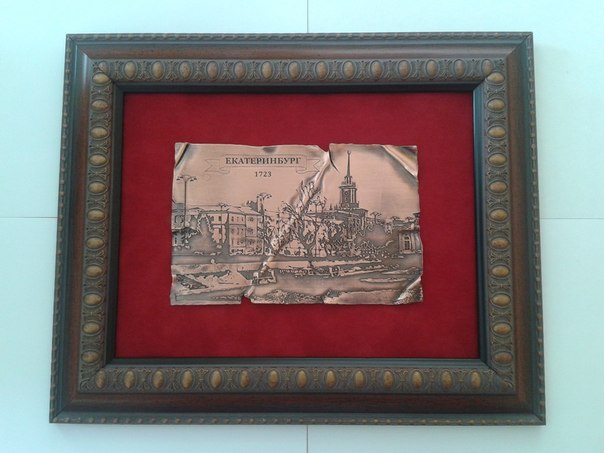 Администрация Екатеринбурга будет дарить фигурки стелы «Европа-Азия» и пейзажи со зданием мэрии - Фото 3