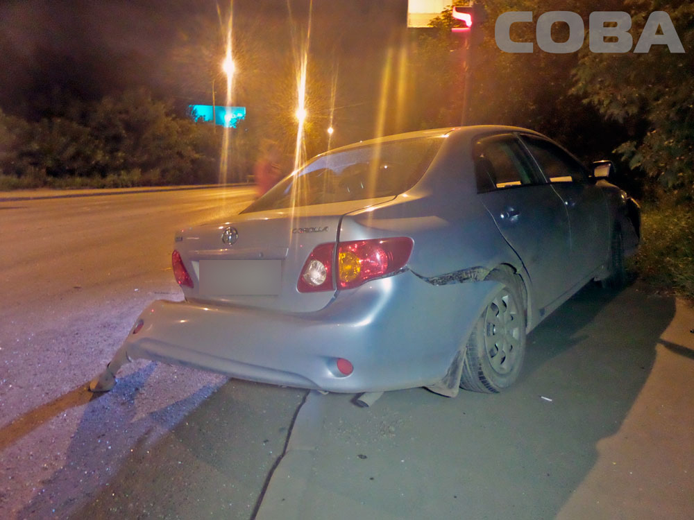 У «Калины» пьяный водитель Volvo, проскочив на красный, врезался в Toyota. Пострадали два человека - Фото 2