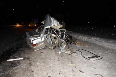 На Полевском тракте в столкновении с фурой погиб водитель легковушки - Фото 3