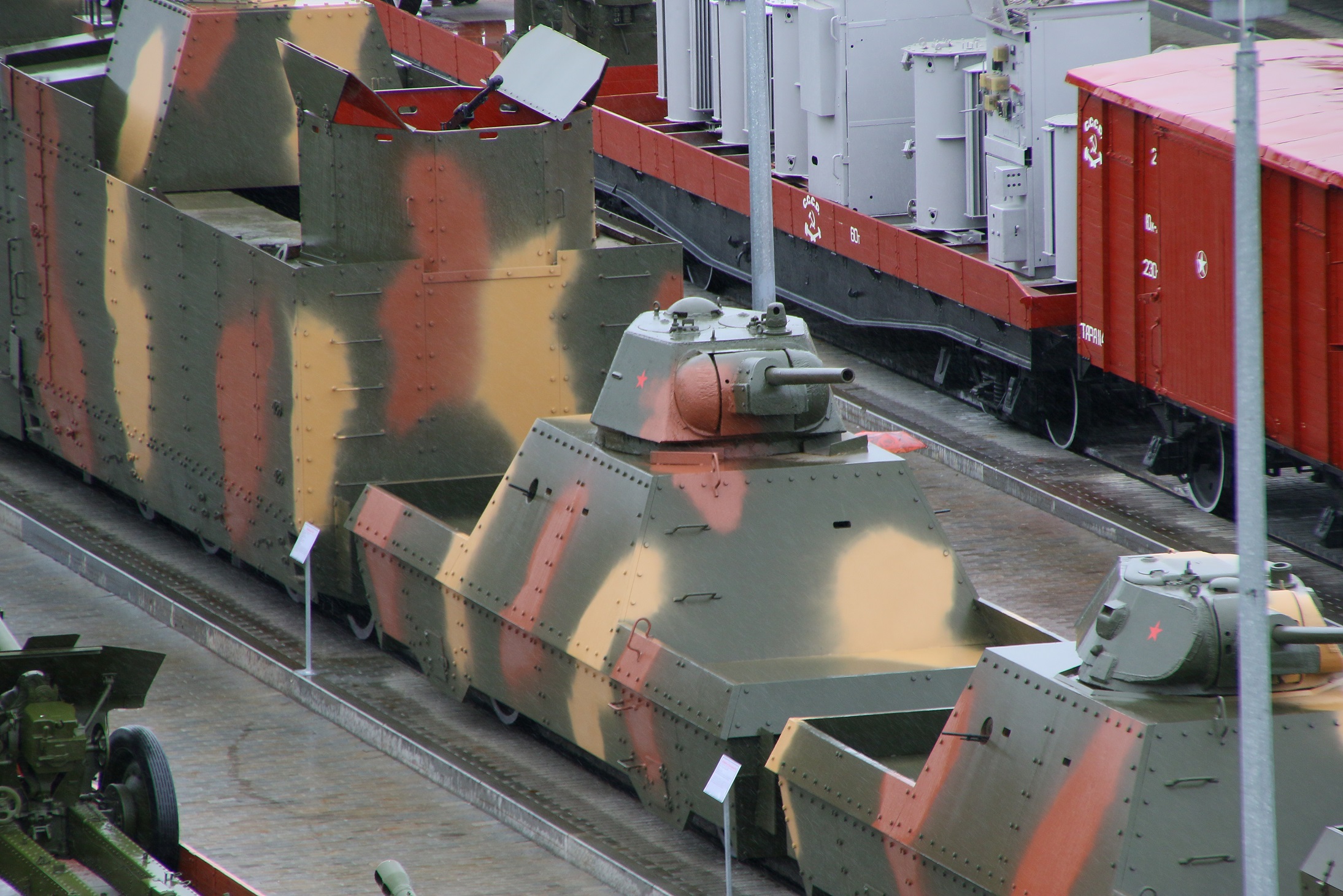 На 9 мая УГМК подарила Верхней Пышме уникальную железнодорожную экспозицию с настоящими поездами военных лет - Фото 3