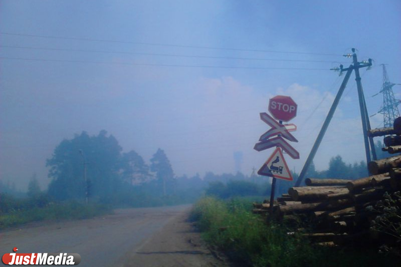 «Вонь жуткая»: крупный рабочий поселок под Алапаевском превратился в Сайлент Хилл - Фото 2