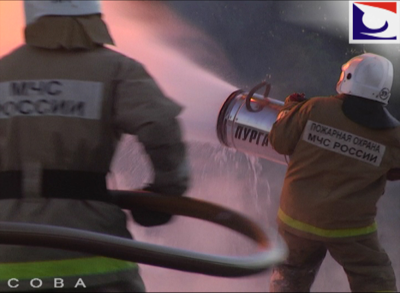 На Сибирском тракте сгорели бензовоз и прицеп-цистерна - Фото 3