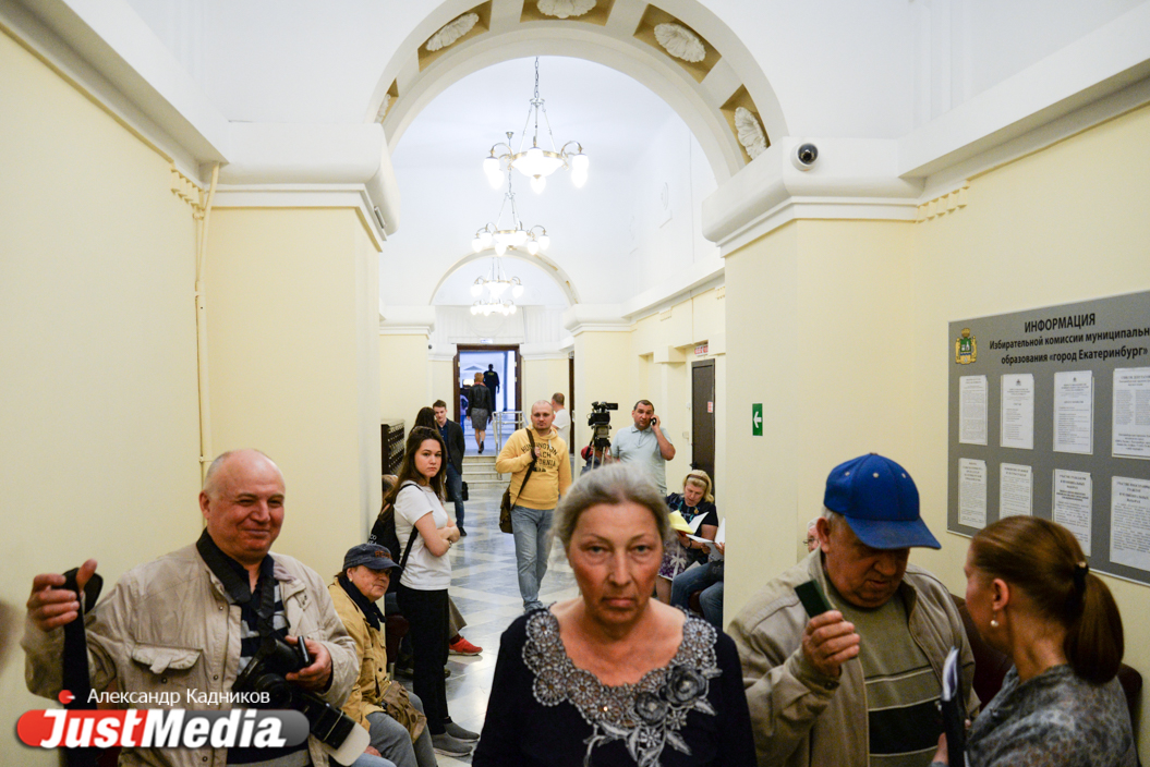 «Здравствуйте, только вы можете помочь нам». Как проходит последний прием у Ройзмана - Фото 2