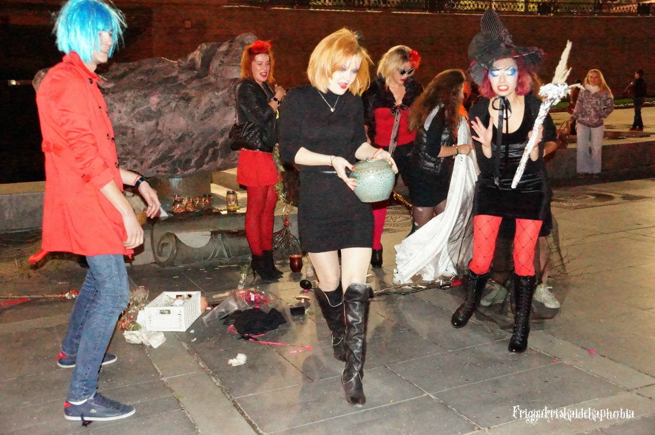 В Екатеринбурге горожане смогли посетить таинственные результаты  ведьмовского шабаша и попробовать вызвать сатану - Фото 2