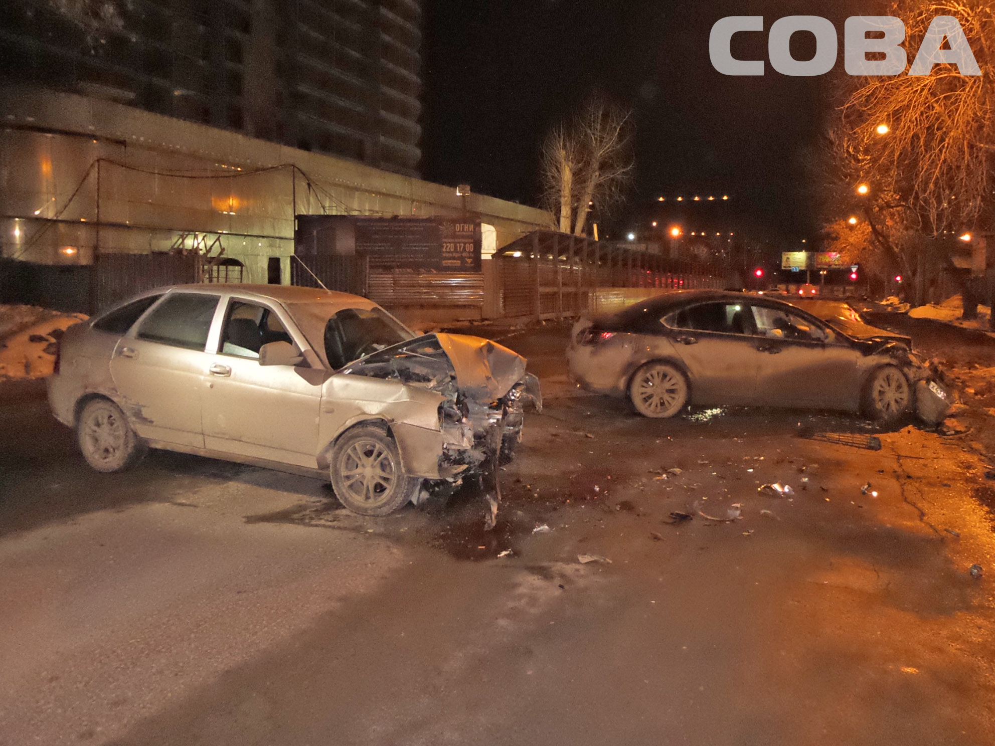 В Екатеринбурге пьяный таксист устроил ДТП с тремя машинами - Фото 2