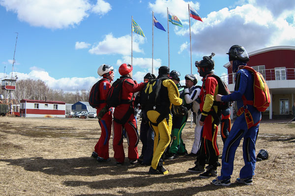 Уральские парашютисты собрали в небе «Звезду Победы». ФОТО - Фото 5