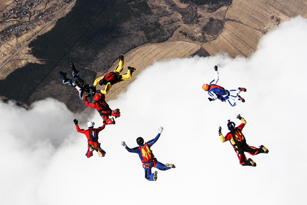 Уральские парашютисты собрали в небе «Звезду Победы». ФОТО - Фото 10