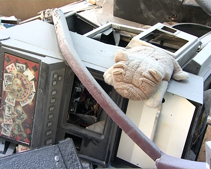 В Заречном на свалке «захоронили» 250 игровых автоматов и десяток столов для покера - Фото 4