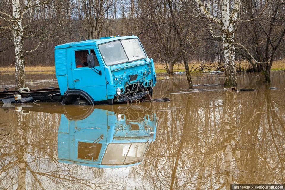 Свердловскую область смывает половодье. Уйти под воду готовятся Нижний Тагил, Красноуфимск и окрестности Серова. ФОТО - Фото 8