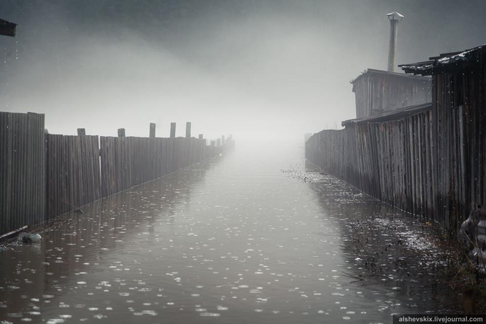 Свердловскую область смывает половодье. Уйти под воду готовятся Нижний Тагил, Красноуфимск и окрестности Серова. ФОТО - Фото 10
