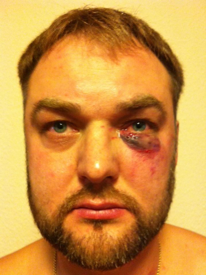 Агрессивные сотрудники автосервиса могут лишить юриста Волкова мандата депутата заксо - Фото 2