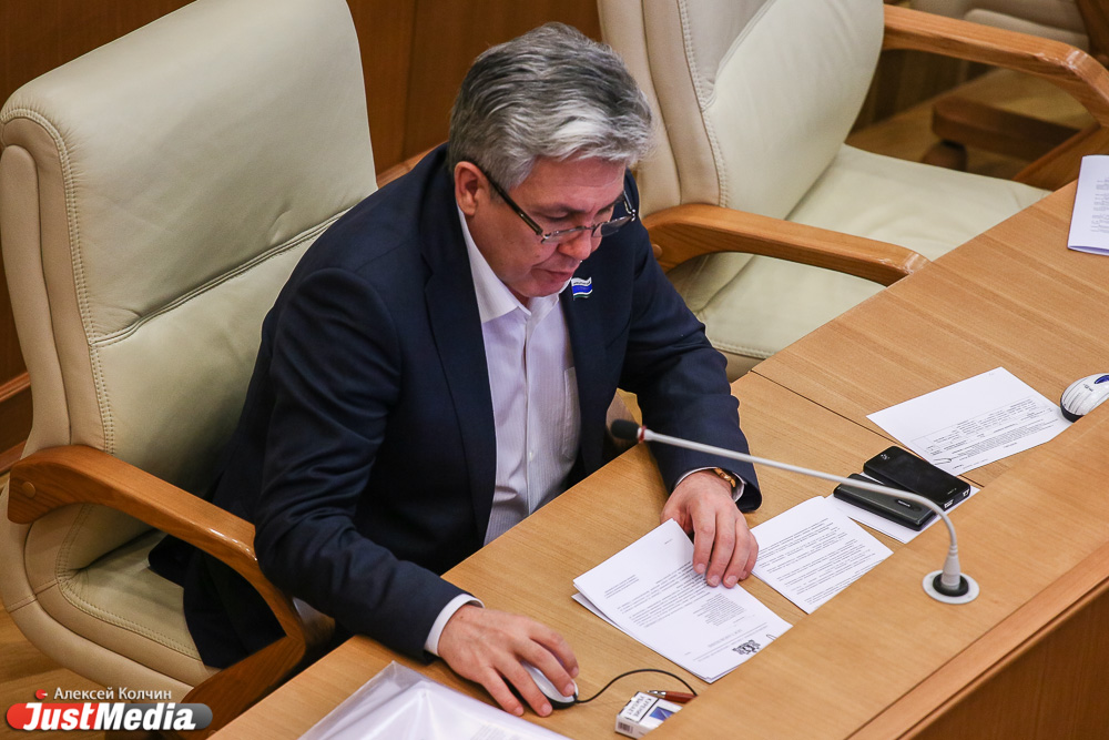 Губернатор не справляется с обязанностями и разводит «многоклеточных» чиновников? Депутаты обсудили дееспособность Куйвашева - Фото 6