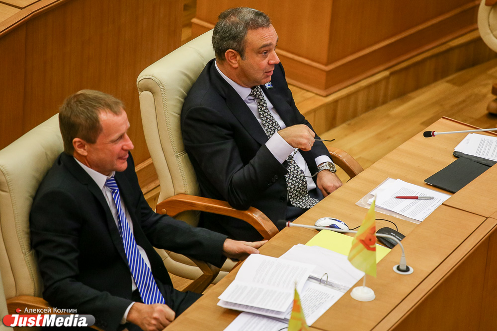 Губернатор не справляется с обязанностями и разводит «многоклеточных» чиновников? Депутаты обсудили дееспособность Куйвашева - Фото 3