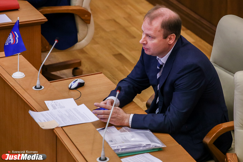 Губернатор не справляется с обязанностями и разводит «многоклеточных» чиновников? Депутаты обсудили дееспособность Куйвашева - Фото 5