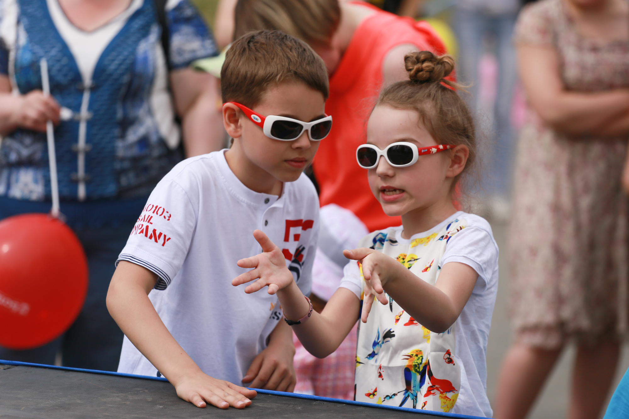 В День защиты детей юные жители Екатеринбурга прогулялись по городу из 15 тысяч надувных шаров - Фото 6
