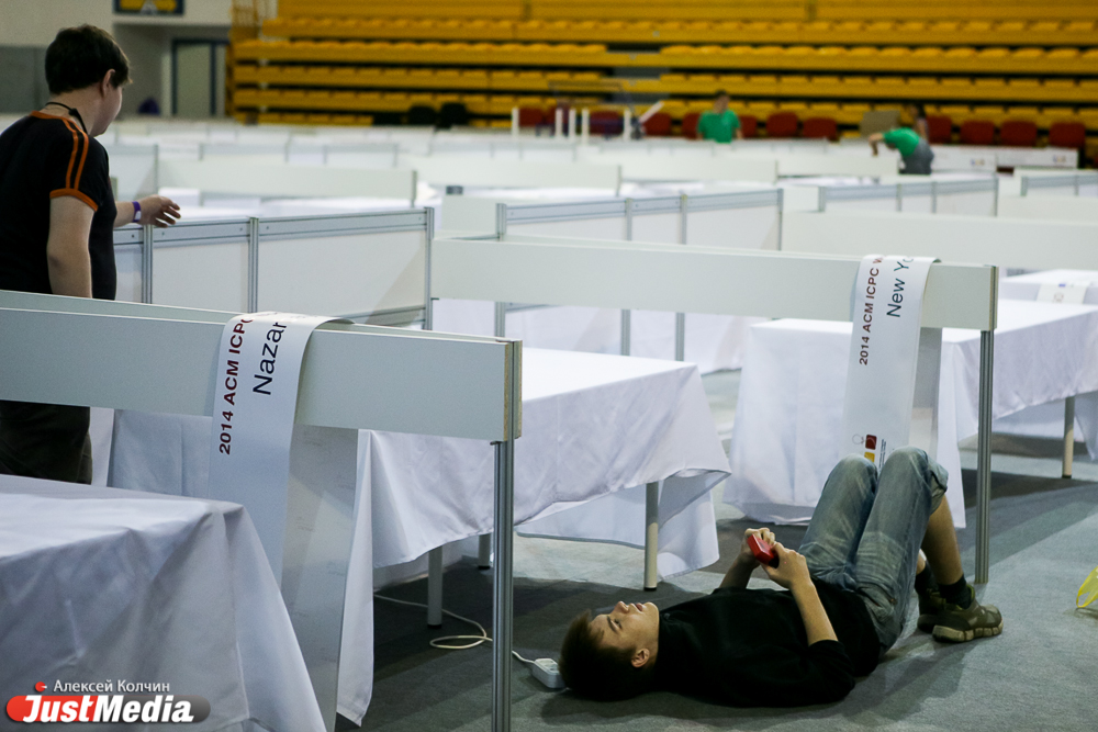 Больше сотни компьютеров, около тысячи виз и хорошее настроение для самых умных студентов планеты. Екатеринбург готовится принять Чемпионат мира по программированию - Фото 2