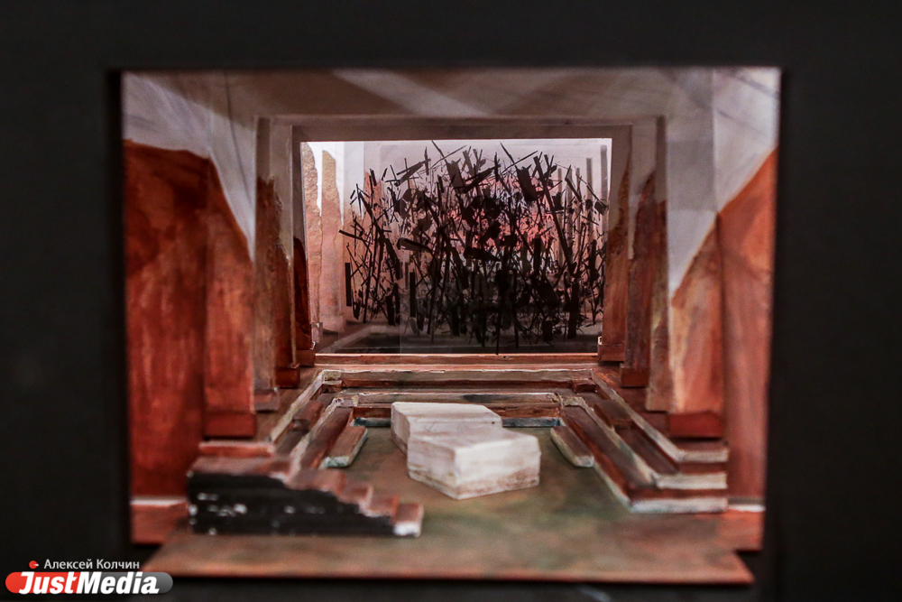 Ритуальное очищение  и возвращение к молитве: в Екатеринбурге поставят оперу на санскрите о жизни Ганди  - Фото 3