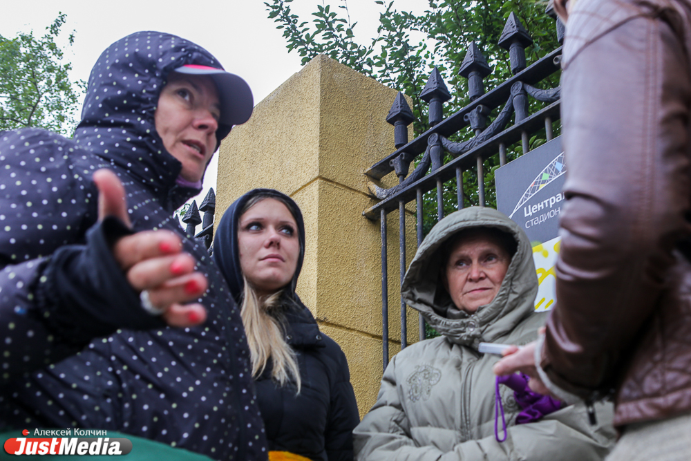 Голодовка в защиту прав заключенных: три общественницы уже восемь дней сидят под окнами свердловской ГУФСИН - Фото 2