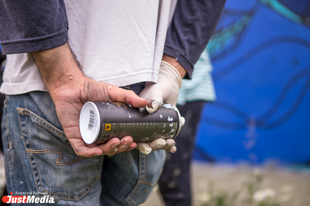 «Стараемся не быть вандалами. Всегда оцениваем объект, с которым предстоит работать». Израильские художники создали в Екатеринбурге свой островок стрит-арта. ИНТЕРВЬЮ - Фото 6