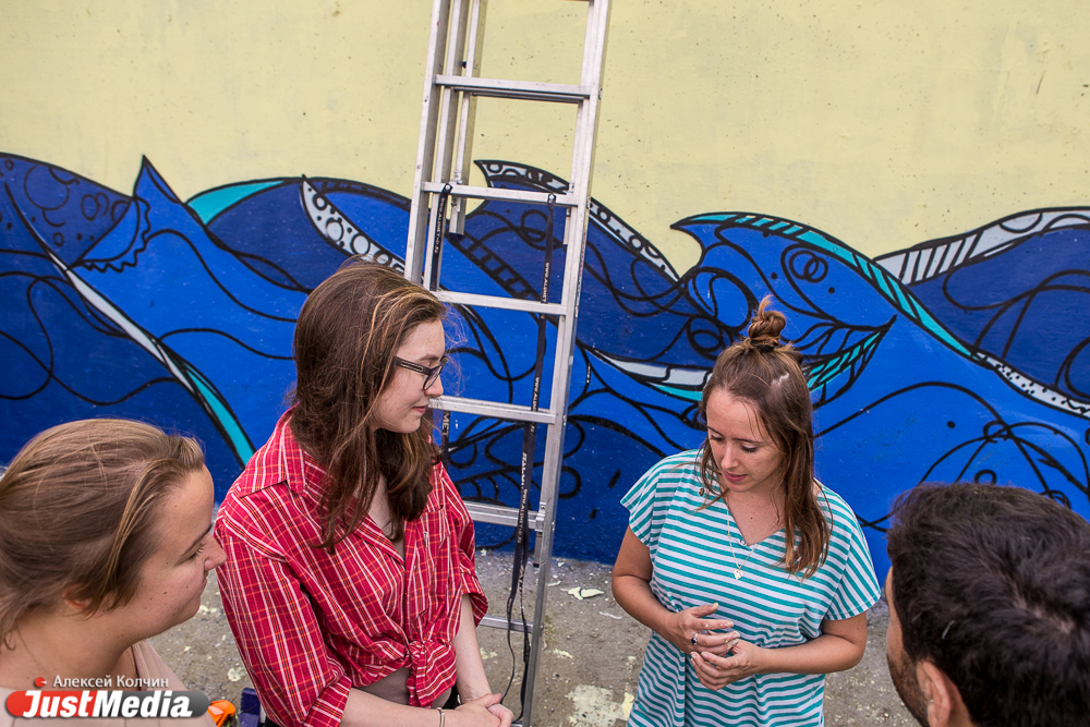 «Стараемся не быть вандалами. Всегда оцениваем объект, с которым предстоит работать». Израильские художники создали в Екатеринбурге свой островок стрит-арта. ИНТЕРВЬЮ - Фото 4