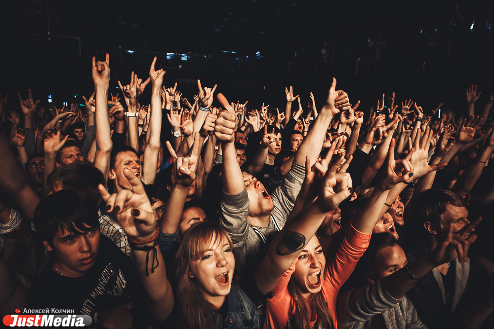 «Мне не надоедает петь старые песни». Noize MC дал полнометражный концерт в Екатеринбурге - Фото 3