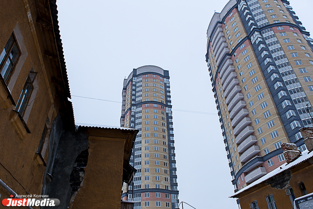 В Пионерском поселке сносят последний участок с ветхим жильем,  чтобы построить новый микрорайон - Фото 5