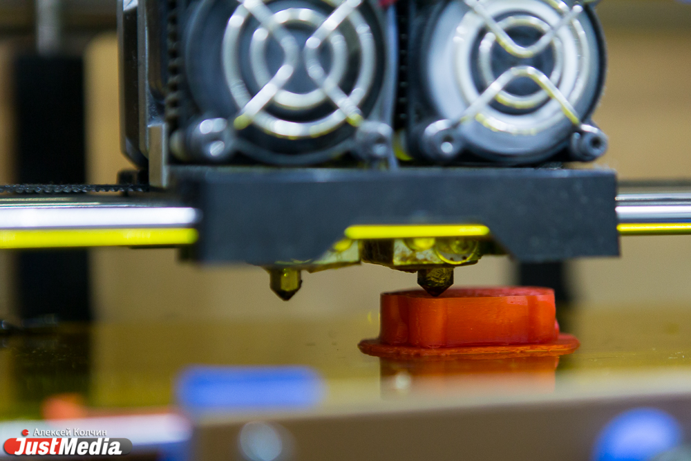Екатеринбургские изобретатели создают 3D-принтеры, печатающие ювелирные изделия и портреты на шоколаде - Фото 2