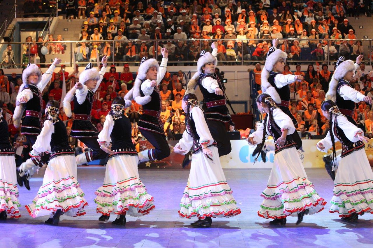 УГМК с размахом отпраздновала свое 15-летие. Танцы, песни, спортивная эстафета и подарки от Куйвашева - Фото 5