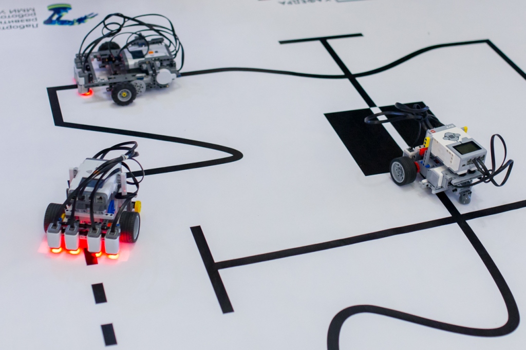 Первая битва роботов и занятия по строительству небоскребов прошли на Урале - Фото 4