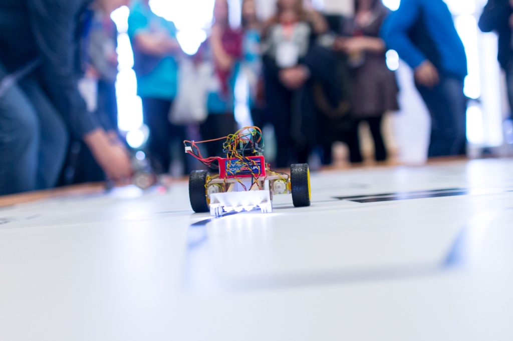 Первая битва роботов и занятия по строительству небоскребов прошли на Урале - Фото 2