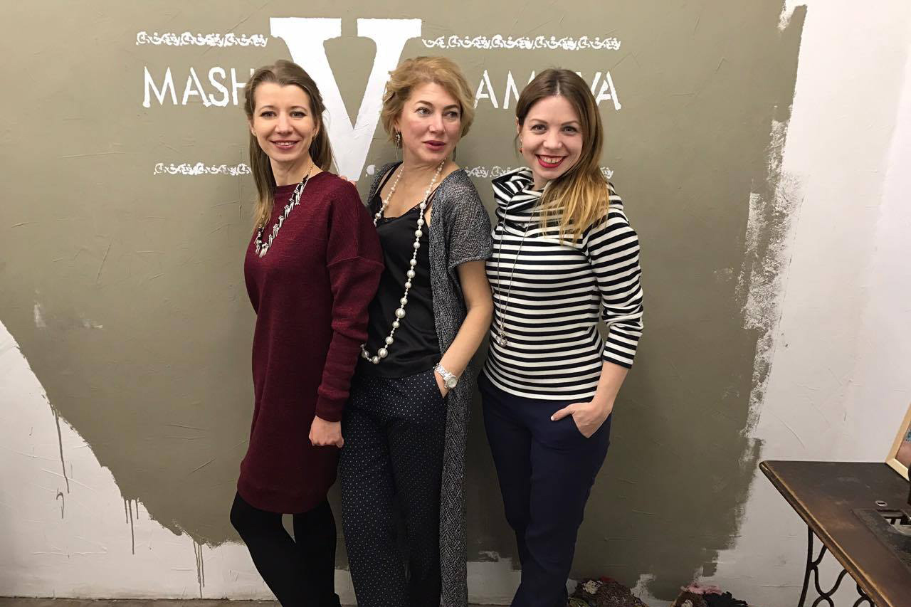 «Хотелось вдохнуть дух старинной улицы». Как дизайнер Маша Варламова превратила подвал с крысами во французский салон-ателье - Фото 15