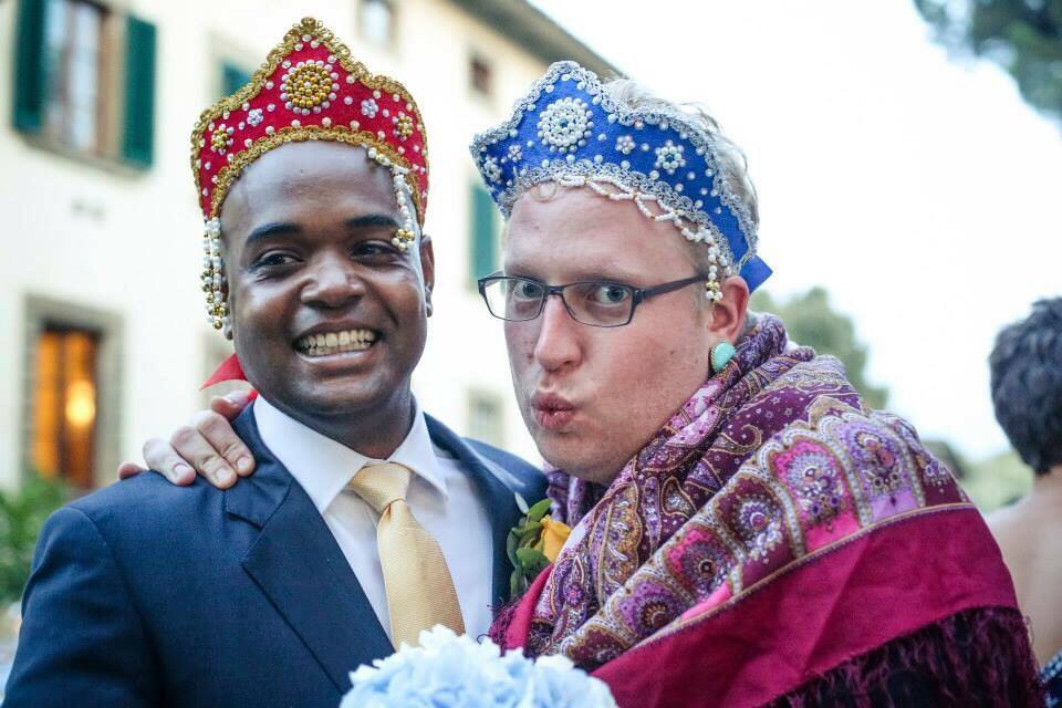 «Меня выписали через 8 часов после родов, а мужу дали декретный отпуск». Уралочка о семейной жизни в Англии. JUSTWEDDING - Фото 5