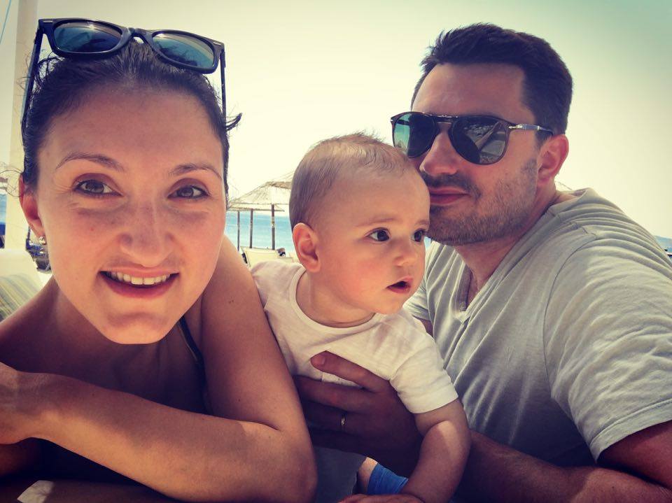 «Меня выписали через 8 часов после родов, а мужу дали декретный отпуск». Уралочка о семейной жизни в Англии. JUSTWEDDING - Фото 17