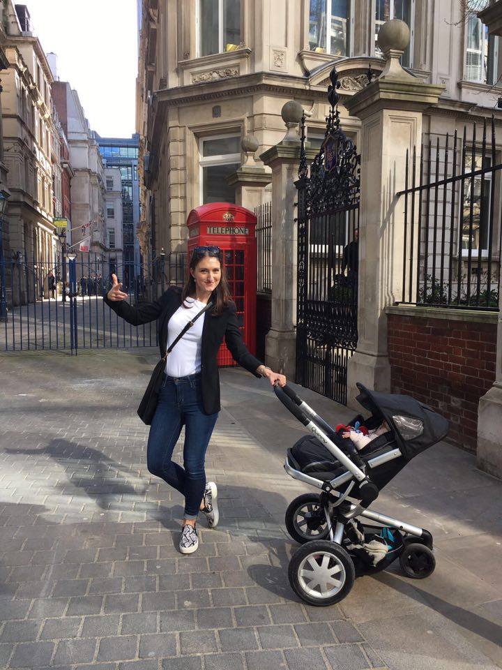 «Меня выписали через 8 часов после родов, а мужу дали декретный отпуск». Уралочка о семейной жизни в Англии. JUSTWEDDING - Фото 13