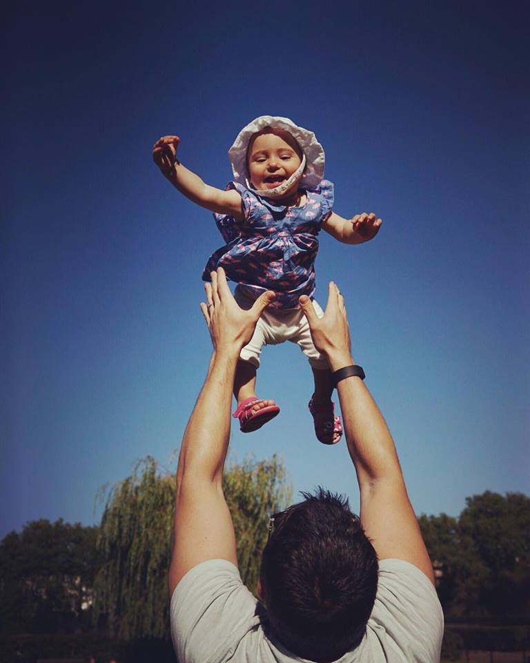 «Меня выписали через 8 часов после родов, а мужу дали декретный отпуск». Уралочка о семейной жизни в Англии. JUSTWEDDING - Фото 18