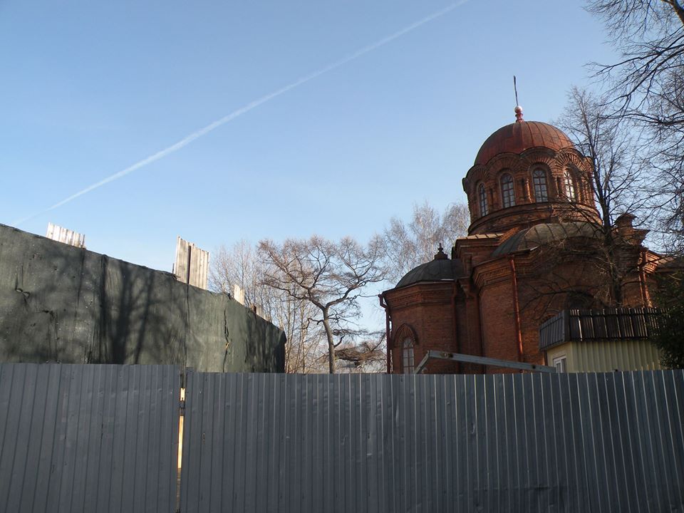 «Темная» Пасха. В Екатеринбурге в канун великого православного праздника снесли Успенскую церковь - Фото 4