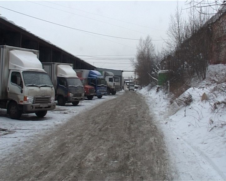 Полицейские изъяли в Екатеринбурге более 150 тысяч бутылок водки с подозрительными акцизными марками - Фото 2