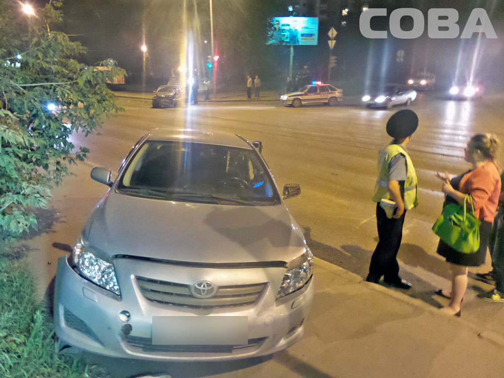 У «Калины» пьяный водитель Volvo, проскочив на красный, врезался в Toyota. Пострадали два человека - Фото 3