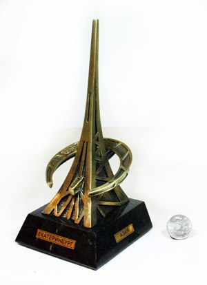 Администрация Екатеринбурга будет дарить фигурки стелы «Европа-Азия» и пейзажи со зданием мэрии - Фото 2