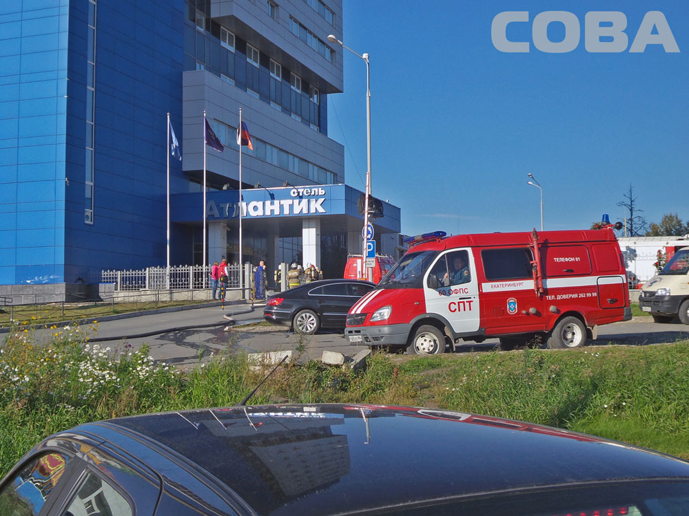 100 пожарного. ПЧ 100 Сертолово. 100 Пожарная часть. Пожарная часть 100 в Сертолово. Отель Атлантик пожар Екатеринбург.