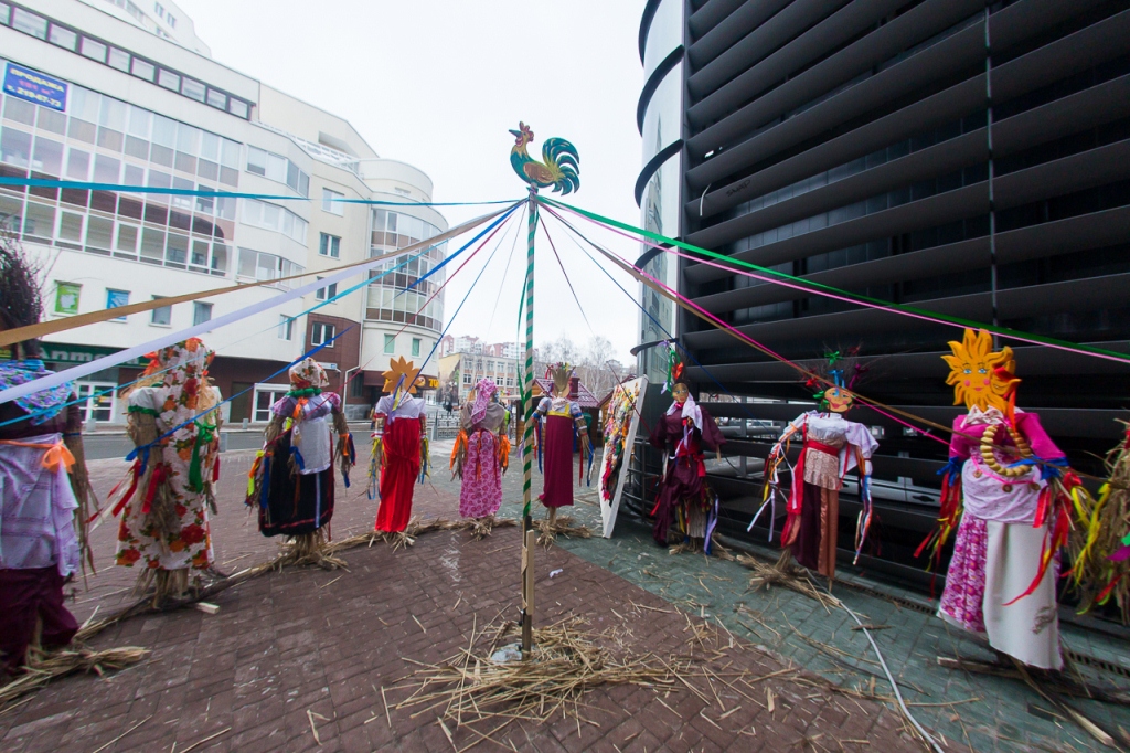 В Екатеринбурге все желающие смогли сделать селфи с масленицей - Фото 4