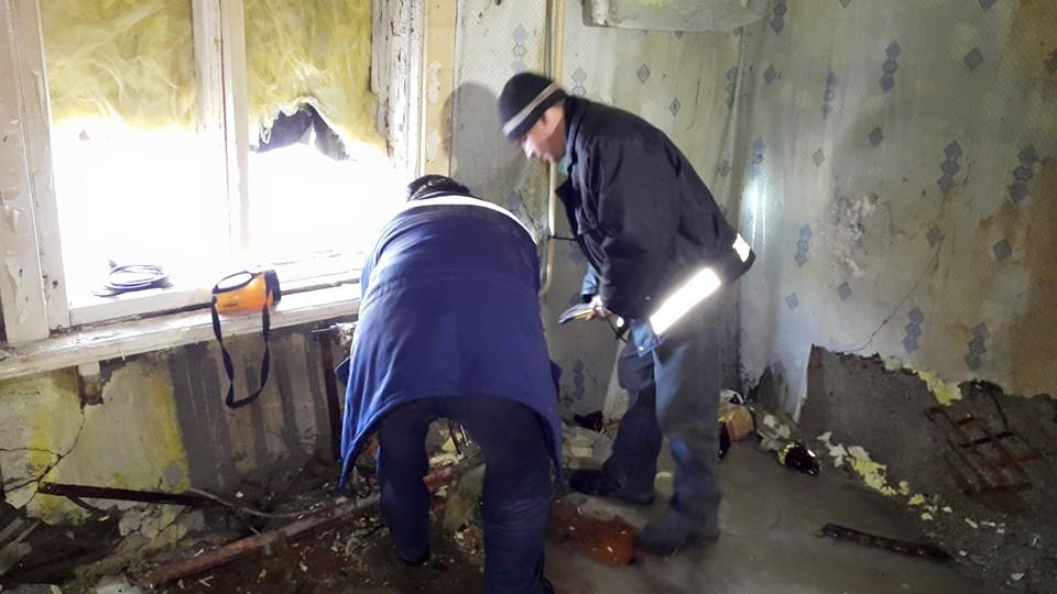 Депутат Ионин решил пристыдить свердловских чиновников и справил новоселье в серовском бараке - Фото 9