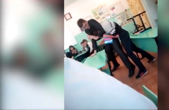 В школе Екатеринбурга молодой историк побил ученика. ФОТО, ВИДЕО - Фото 3