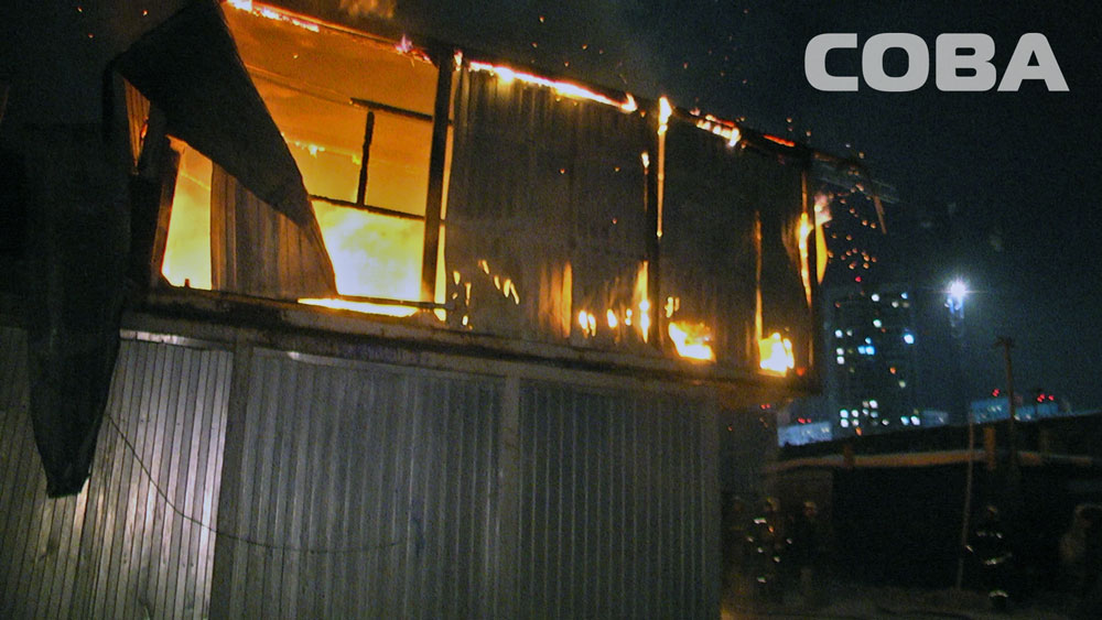 В Екатеринбурге сгорели 5 строительных вагончиков. ФОТО - Фото 3