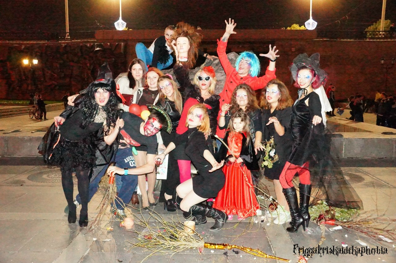 В Екатеринбурге горожане смогли посетить таинственные результаты  ведьмовского шабаша и попробовать вызвать сатану - Фото 3