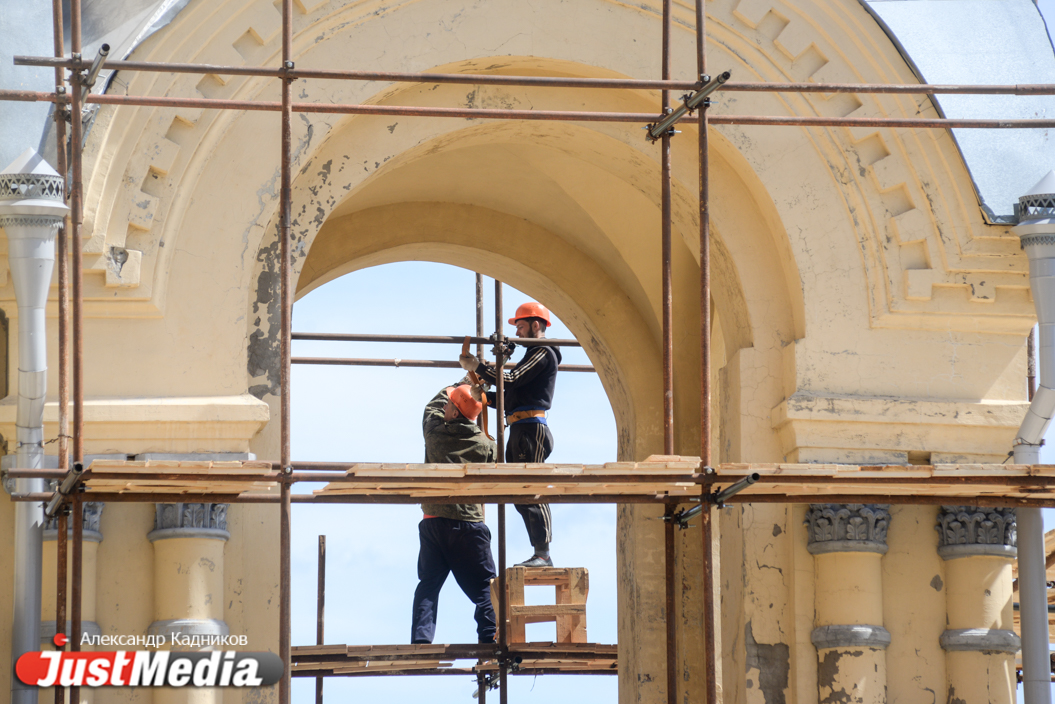 Восстановление кровли, штукатурка сводов, реставрация икон и фресок. Как Верхотурский монастырь изменится перед визитом патриарха Кирилла. ФОТО - Фото 9