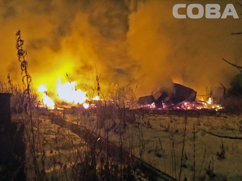 На Большом конном полуострове сгорели три дома и машина - Фото 4